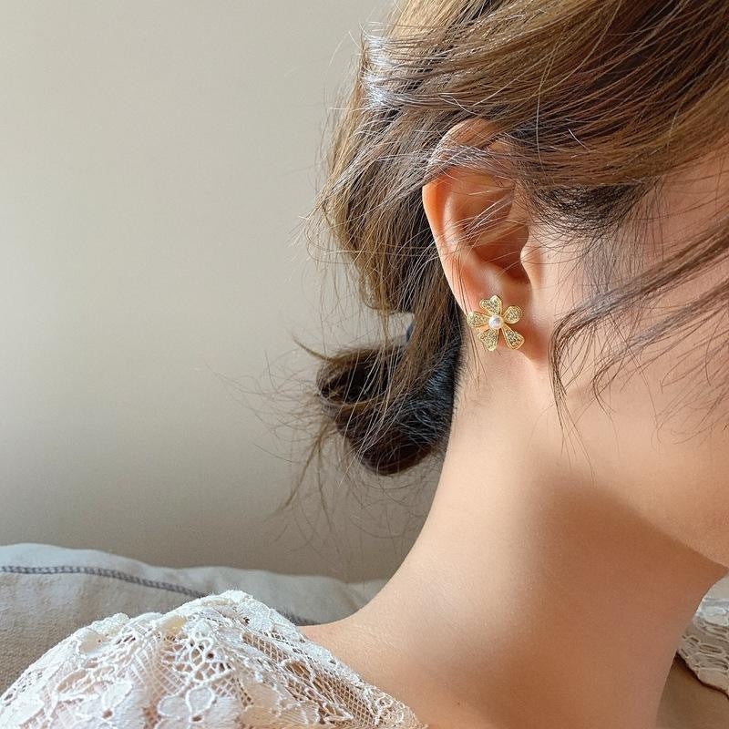 Classic Floral Rhinestone Stud Earrings