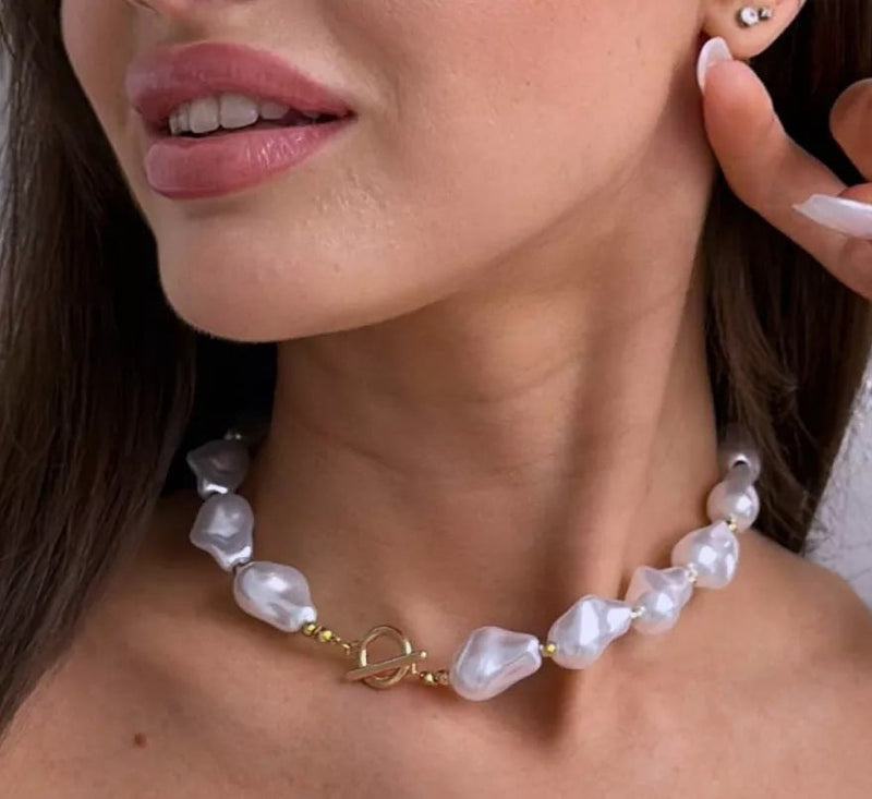Baroque Irregular Pearl Pendant Choker Necklace for Women