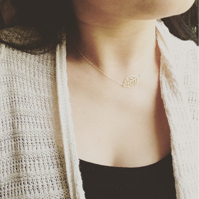 Leaf Pendant Necklace