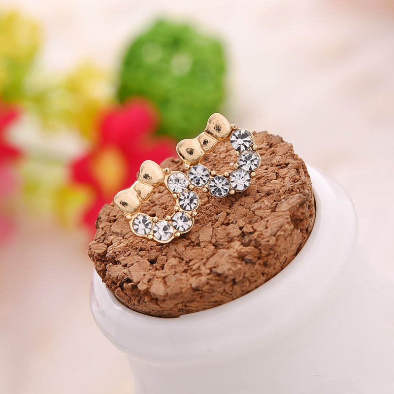 Rhinestone Elegant Knot Stud Earrings