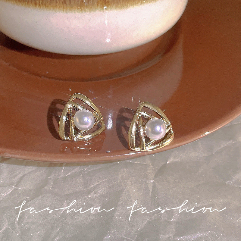 Simple Elegant Geometric Triangle Pearl Earrings