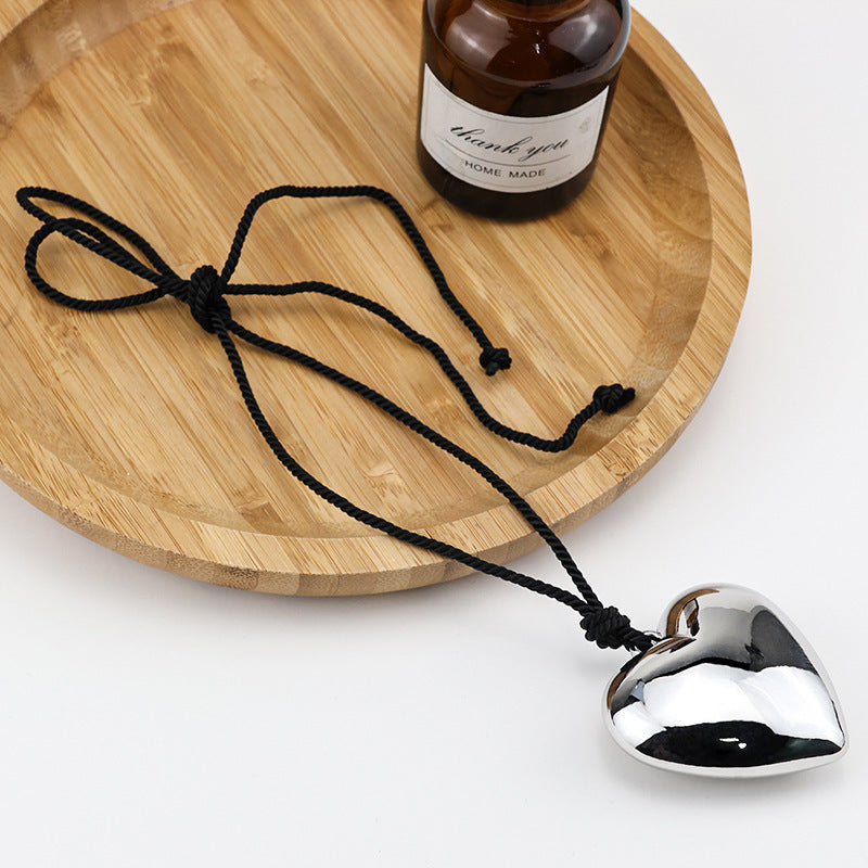 Chunky Heart Choker Necklace