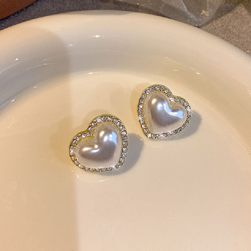 Romantic Elegant Heart Pearl Stud Earrings