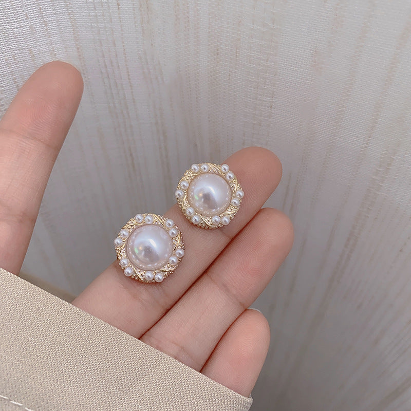 Round Pearls Flower Stud Earring