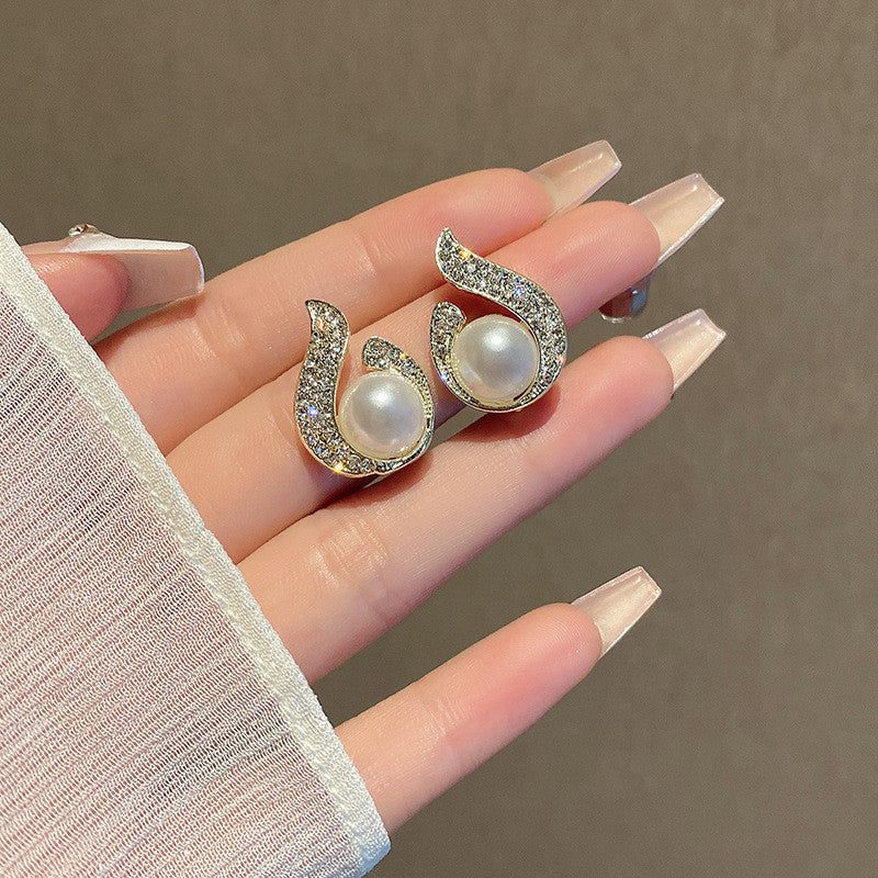 Rhinestone Round Stud Pearl Earrings