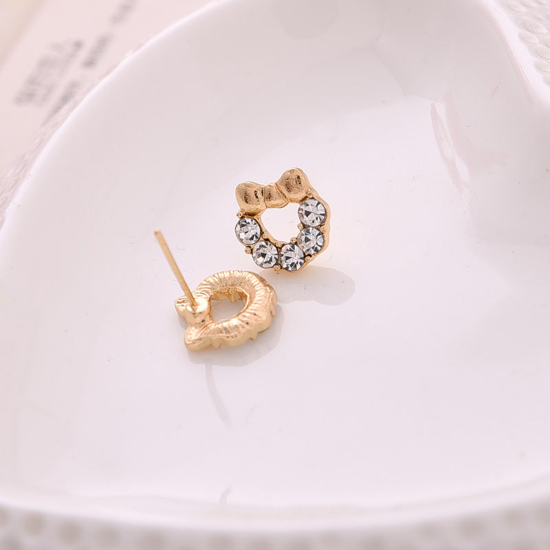 Rhinestone Elegant Knot Stud Earrings