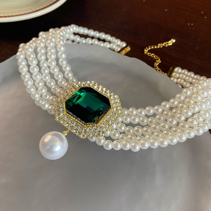 Layered Big Rhinestones Pearl Beads with Green/Red/Transparent Crystal Short Choker Necklace