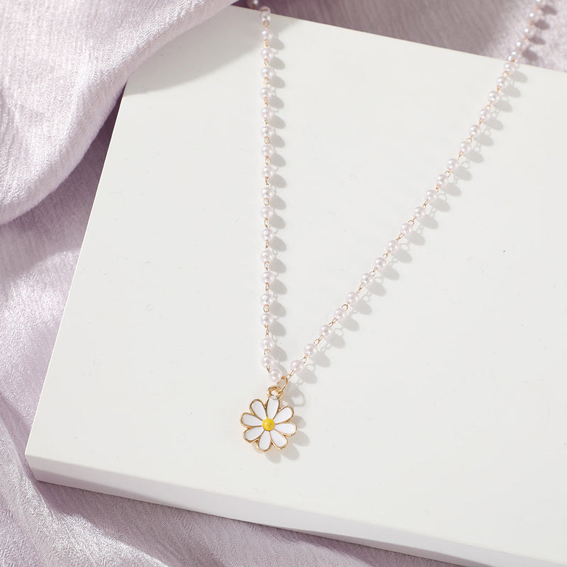 Pearl Daisy Necklace