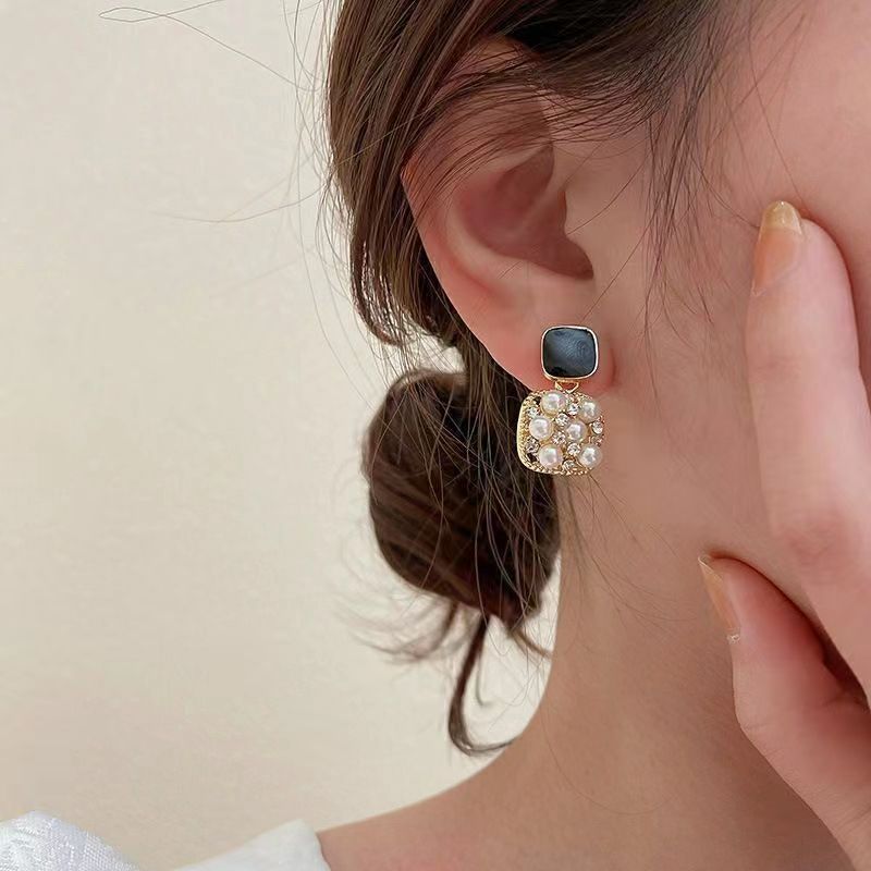 Rhinestone Pearl Stud Earrings for Women