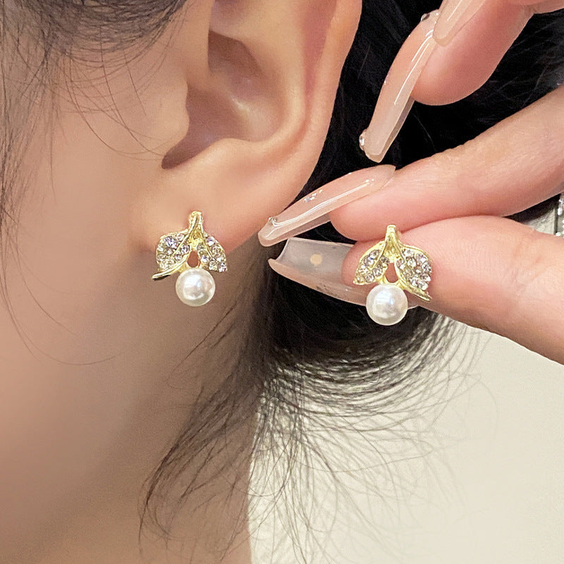 Rhinestone Small Leaf Stud Earrings