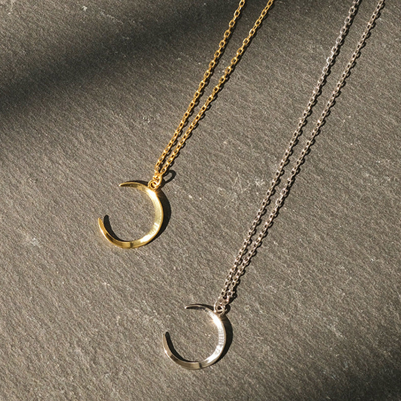 Moon Short Pendant Necklace