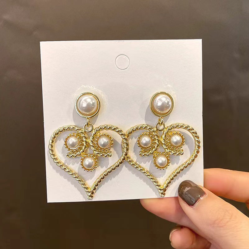 Hollow love Heart Pearl Earrings