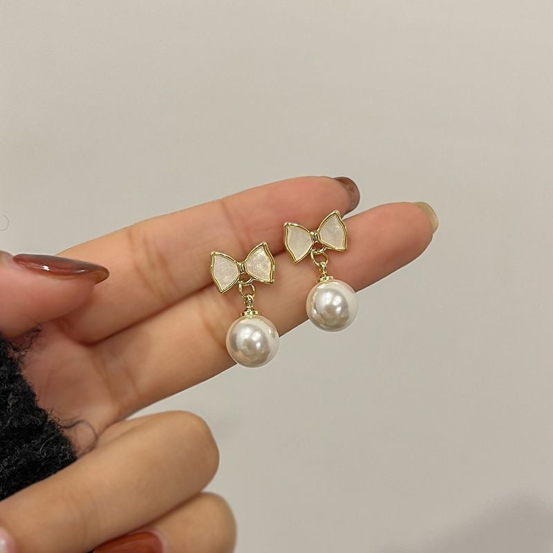 Sweet Graceful Bow Pearl Stud Earrings