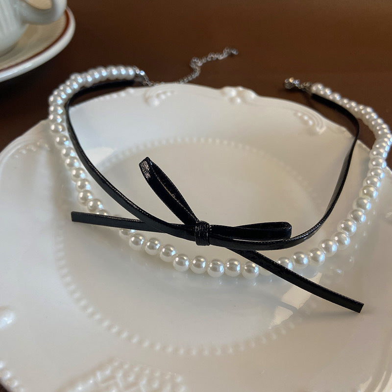 Retro Elegant Heart Pendant Pearl Chain Necklace