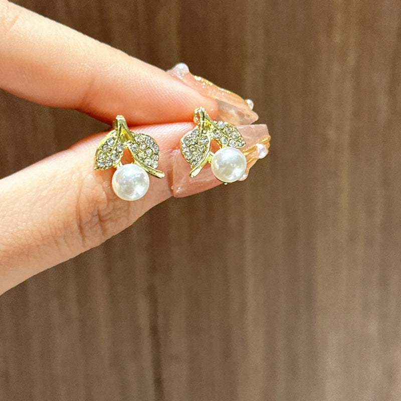 Rhinestone Small Leaf Stud Earrings