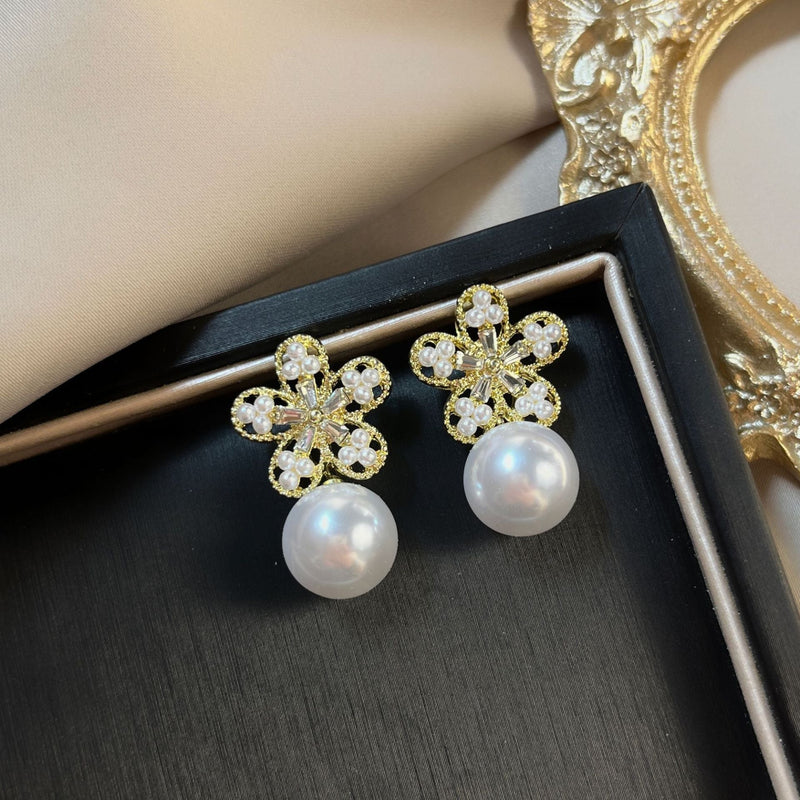 White Pearl Flower Earrings
