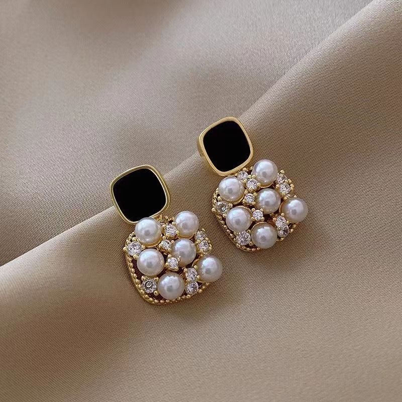 Rhinestone Pearl Stud Earrings for Women