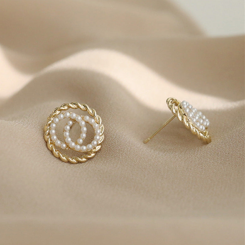 Hollow Pearl Round Earrings for Women