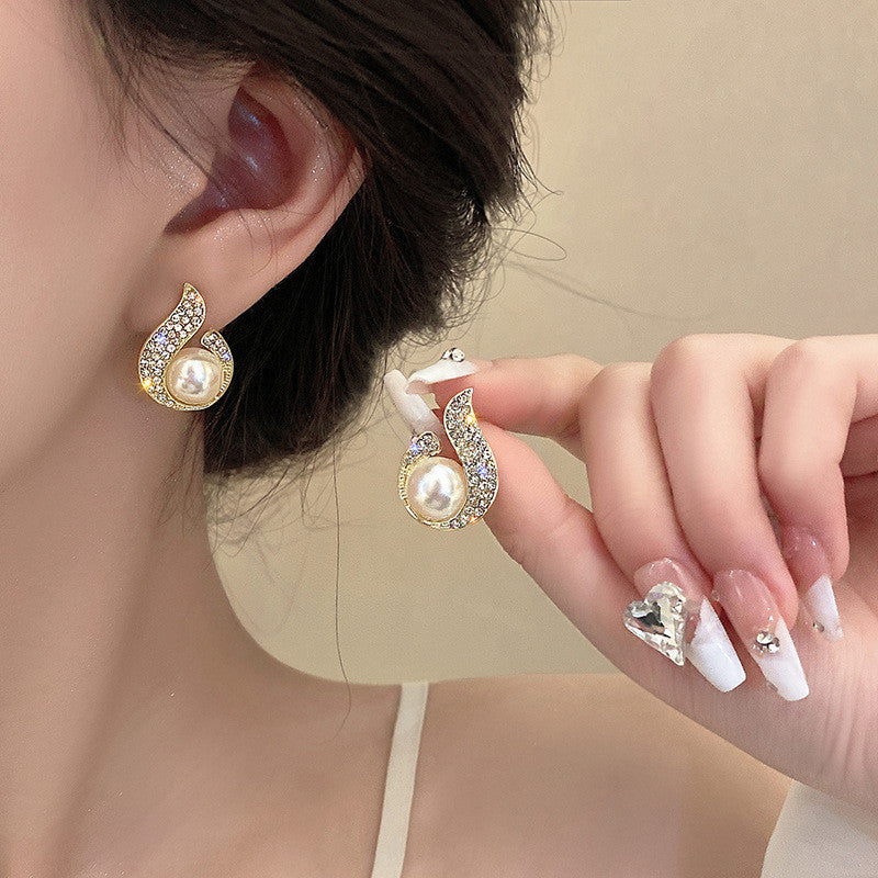 Rhinestone Round Stud Pearl Earrings