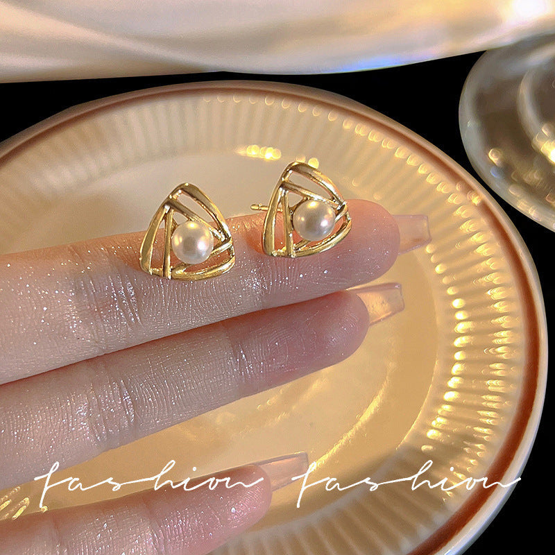 Simple Elegant Geometric Triangle Pearl Earrings