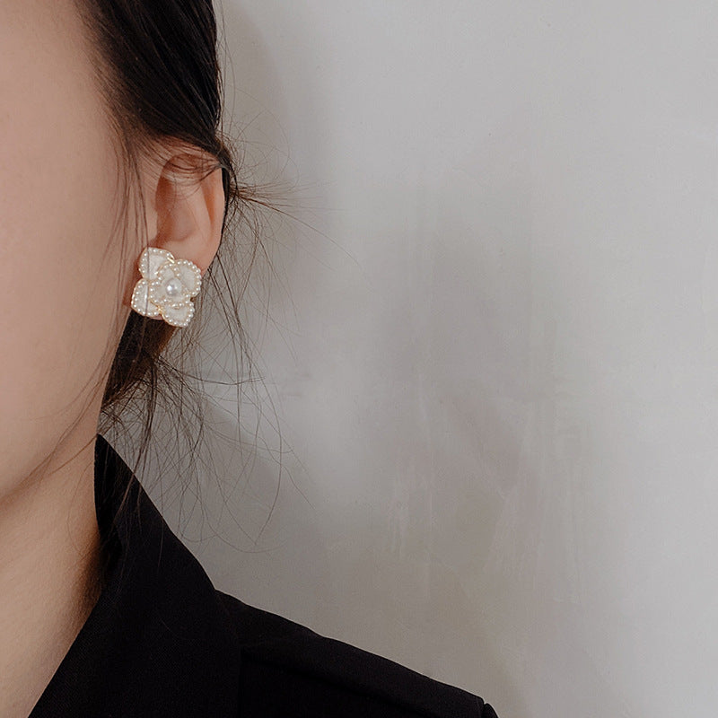 Vintage Women Pearl Flower Stud Earrings