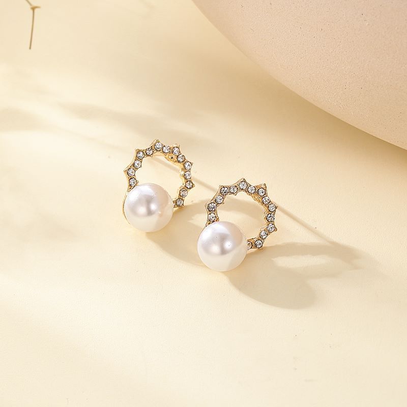 Rhinestone Pearl Stud Earrings