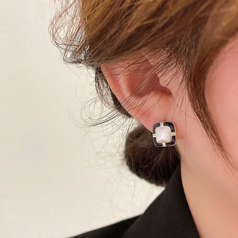 Geometric Enamel Pearl square Stud Earrings