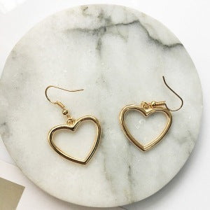 Hollow Peach Heart Stud Earrings