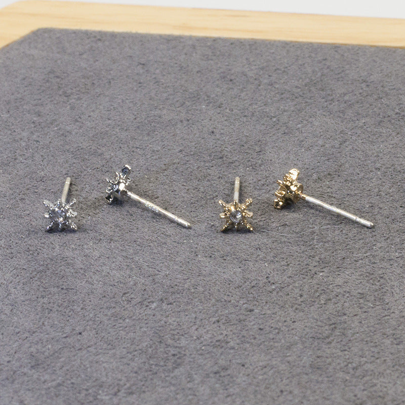 Small Star Stud Earrings