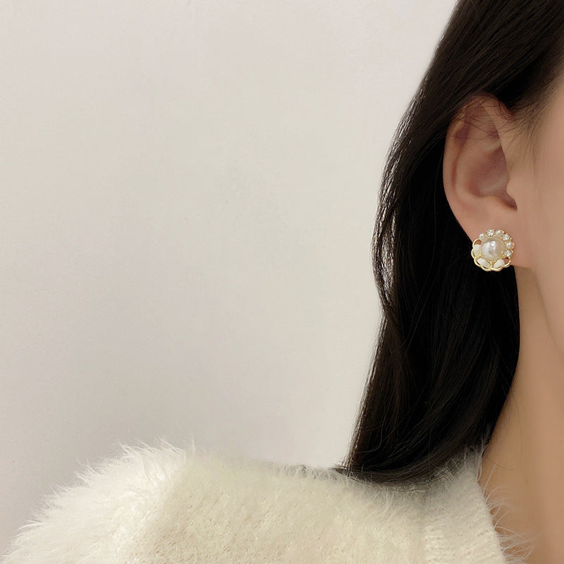 Sweet Small Pearl Round Flower Earrings