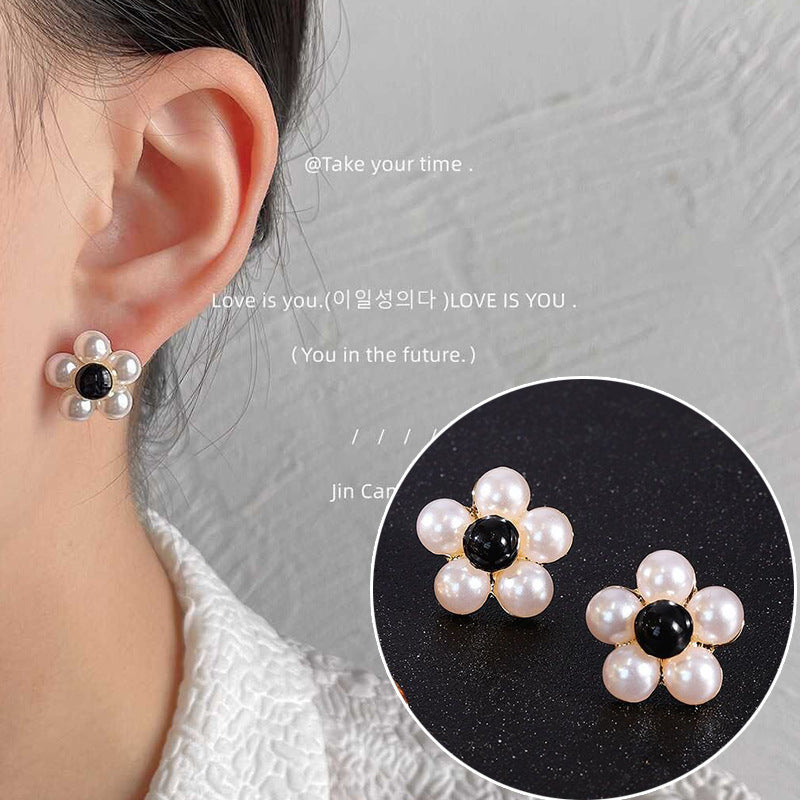 Small Pearl Flower Earring