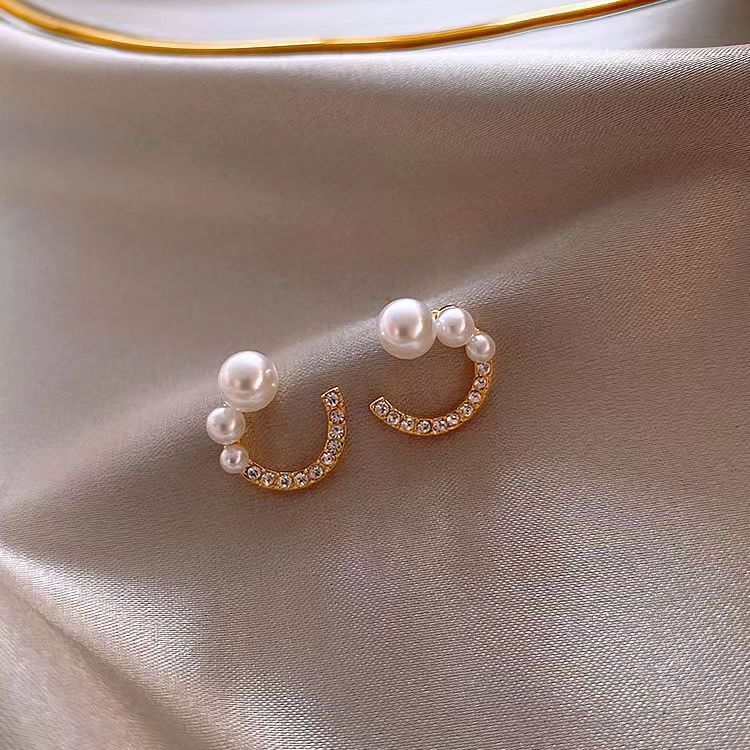 Full Stone Pearl C Shape Stud Earring