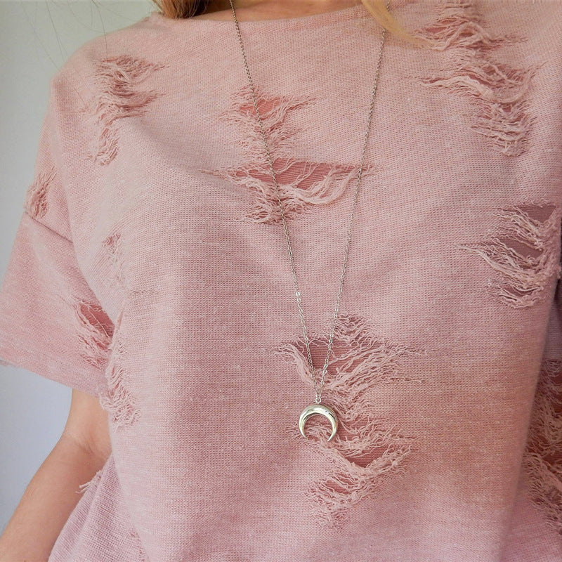 Dainty Crescent Moon Necklace