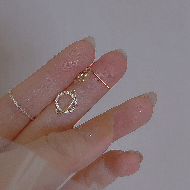 Twist Hollow Round Rhinestone Stud Earring