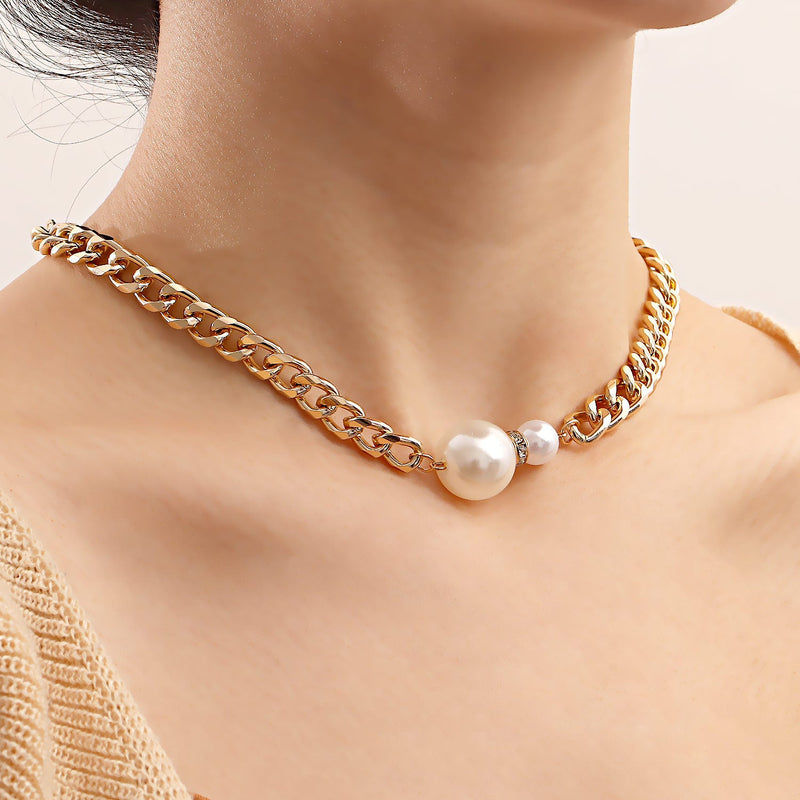 Round Pearl Pendant Chocker Necklace