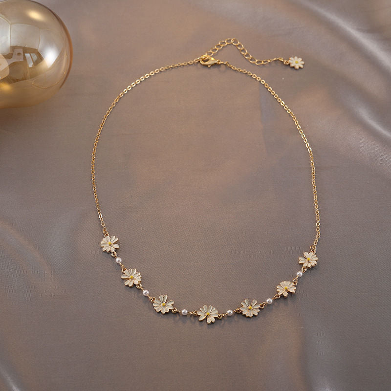 Daisies Flower Pearl Necklace