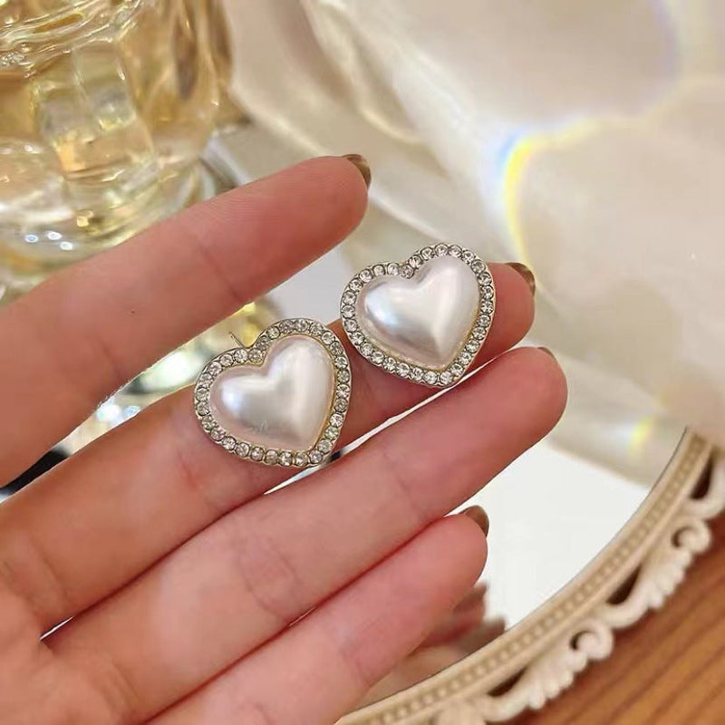 Romantic Elegant Heart Pearl Stud Earrings