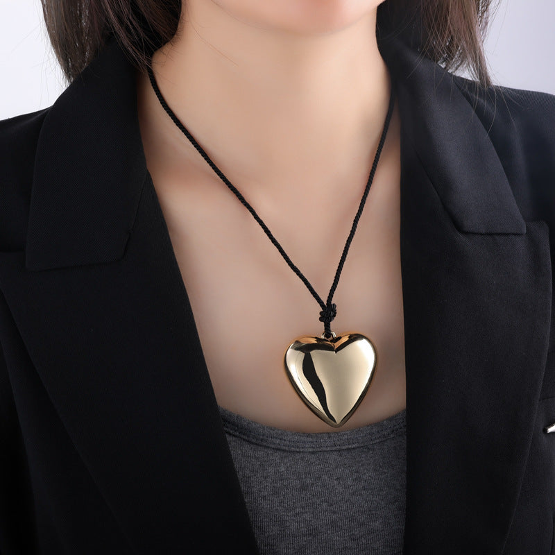 Chunky Heart Choker Necklace