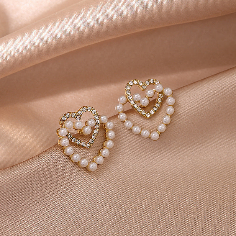 Elegant White Pearl Heart Stud Earrings