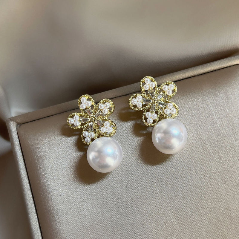 White Pearl Flower Earrings