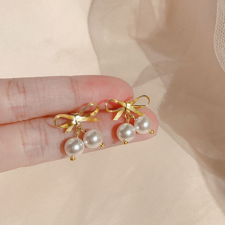 Cute Bow Pearl Earring
