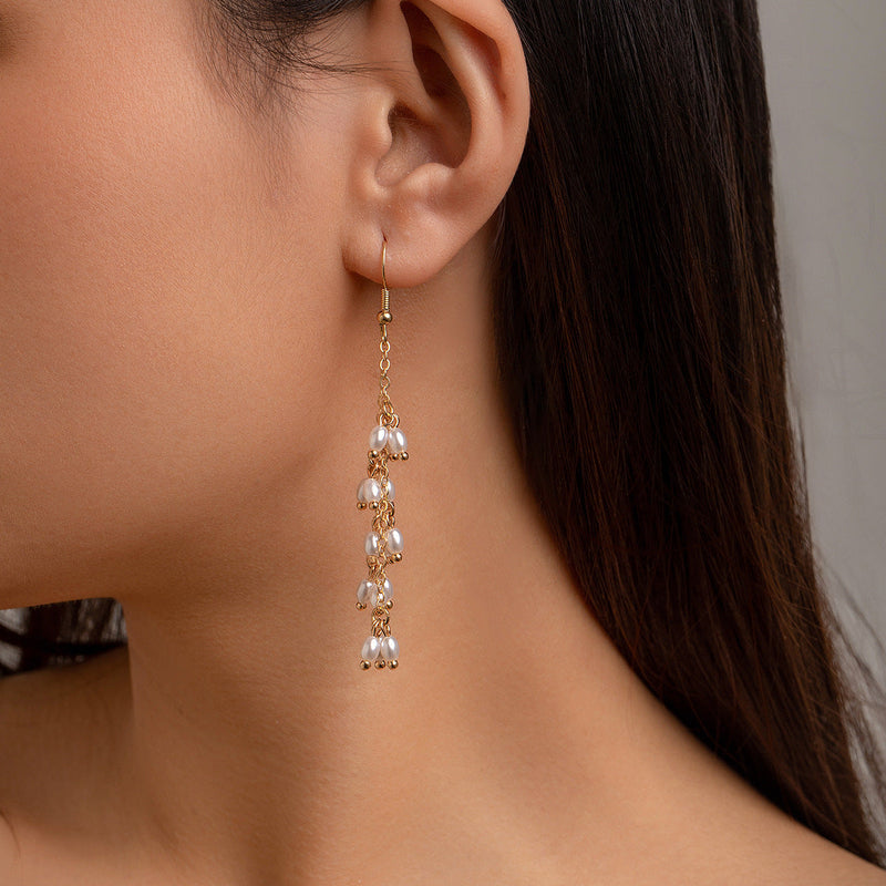 Elegant Faux White Pearl Necklace with Long Gold-Plated Tassels