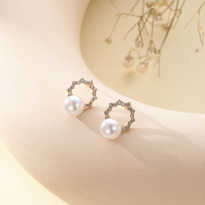Rhinestone Pearl Stud Earrings