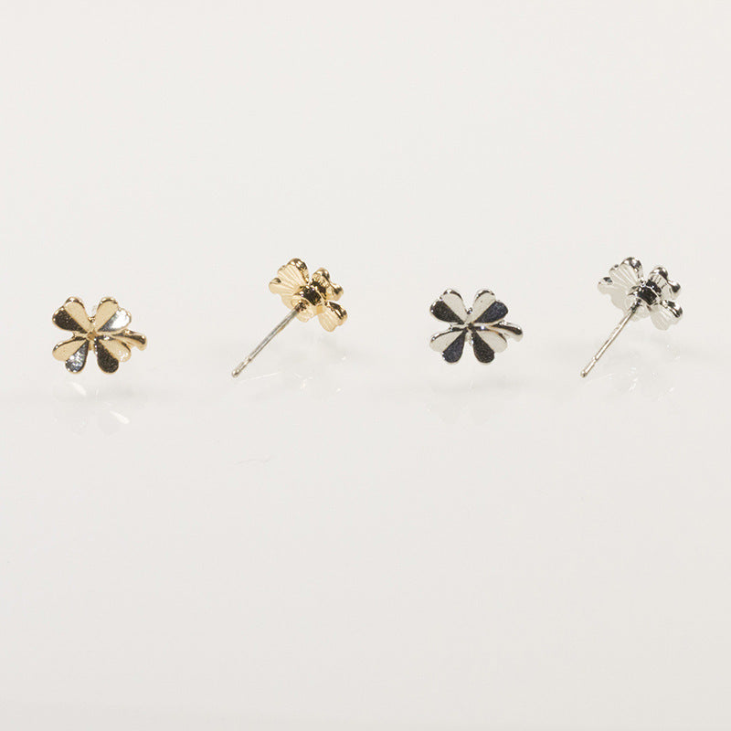 Camera Clover Stud Earrings Set