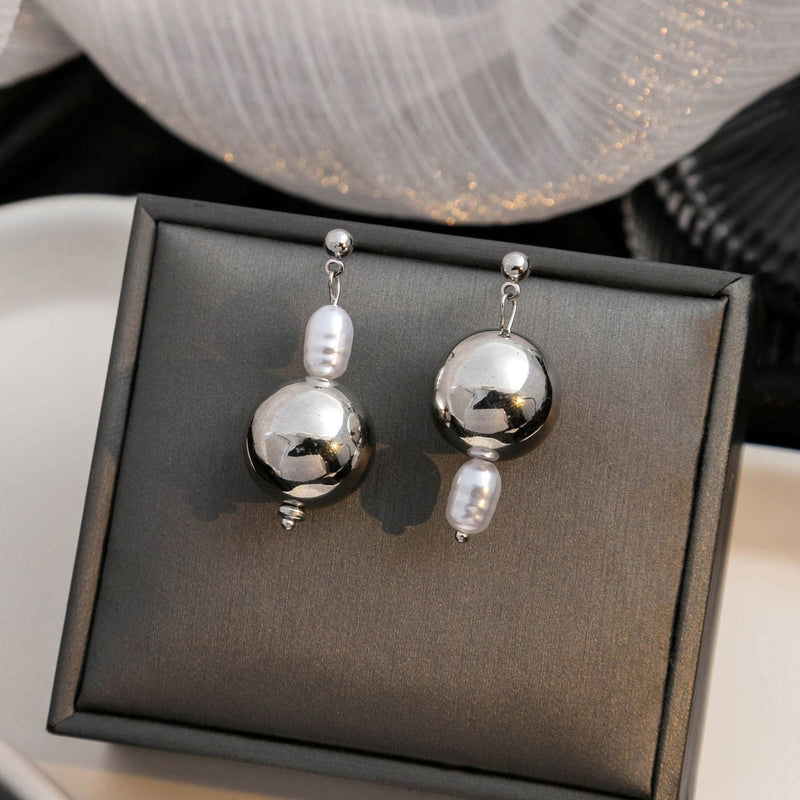 Metallic Ball Pendant Drop Earring