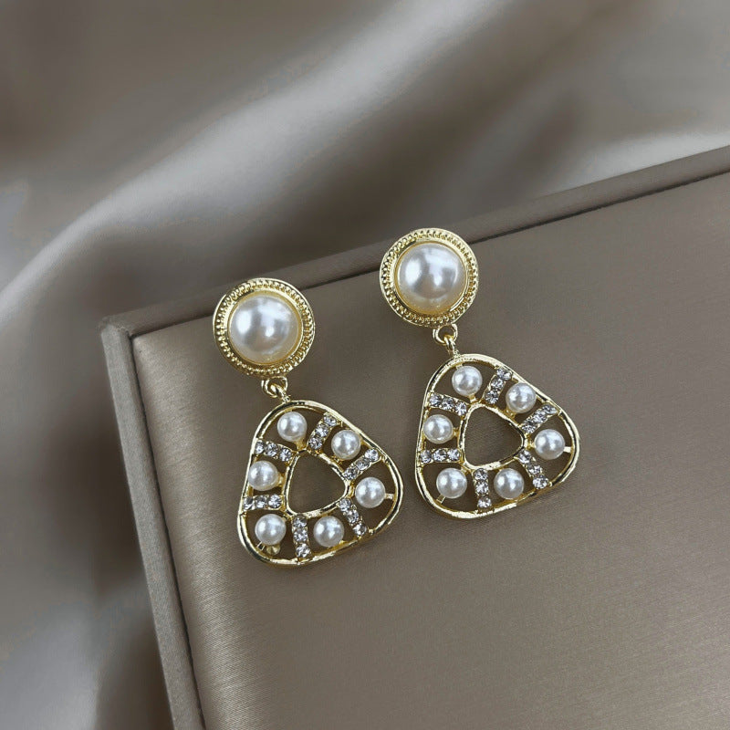 Geometric triangle Shape Pearl Stud Earrings