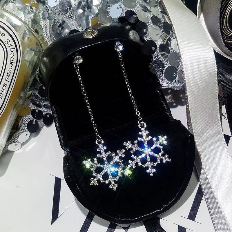 Rhinestones Snowflake Earrings