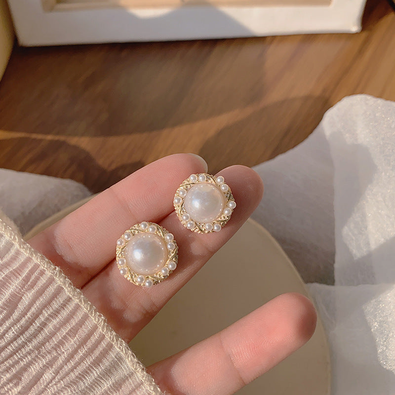 Round Pearls Flower Stud Earring