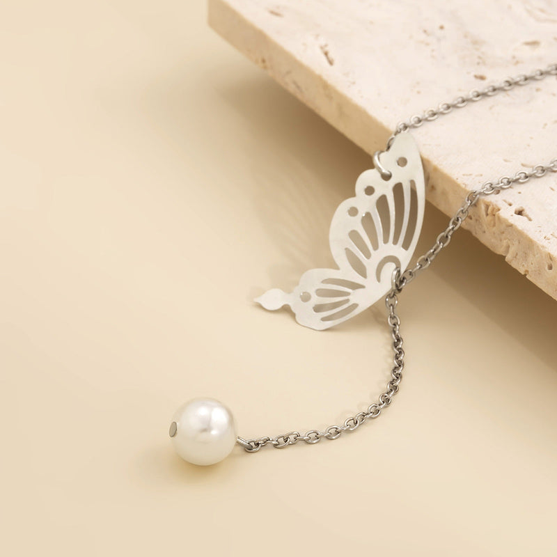 Hollow Butterfly Imitation Pearl Necklace