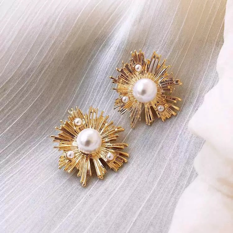 Irregular Pearl Flower Earrings